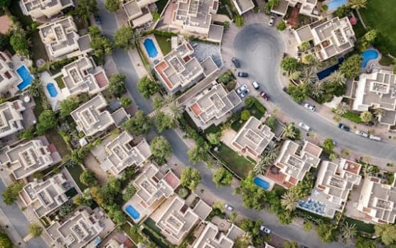 הסכם התחדשות עירונית מונגש לדוברי צרפתית בעזרת טומדס